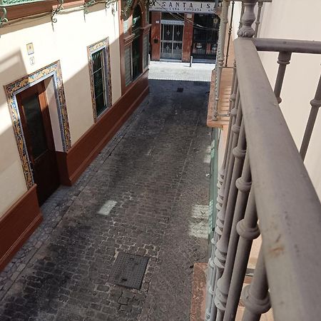 Apartamentos Luxury Puente De Triana Севиля Екстериор снимка