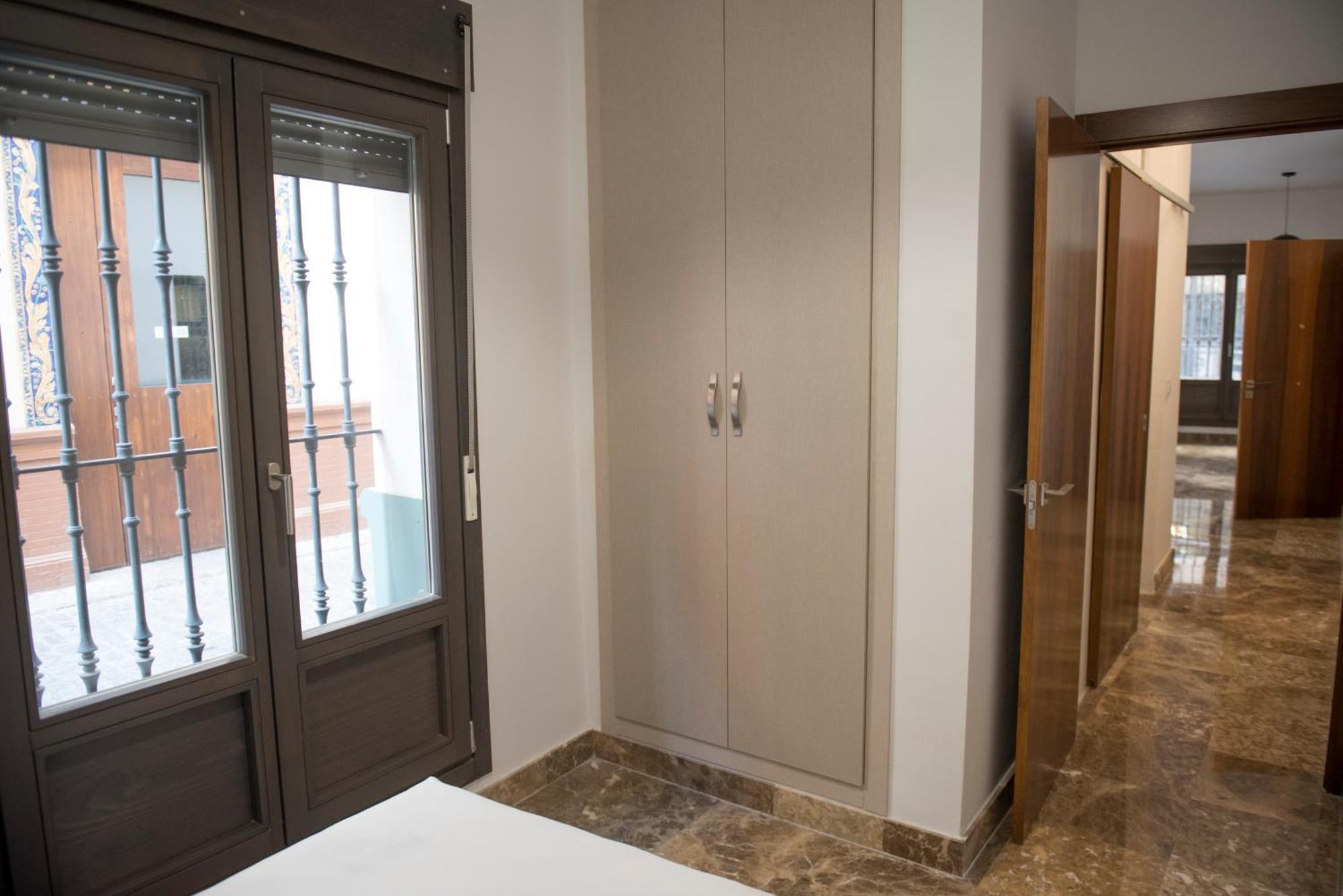 Apartamentos Luxury Puente De Triana Севиля Екстериор снимка