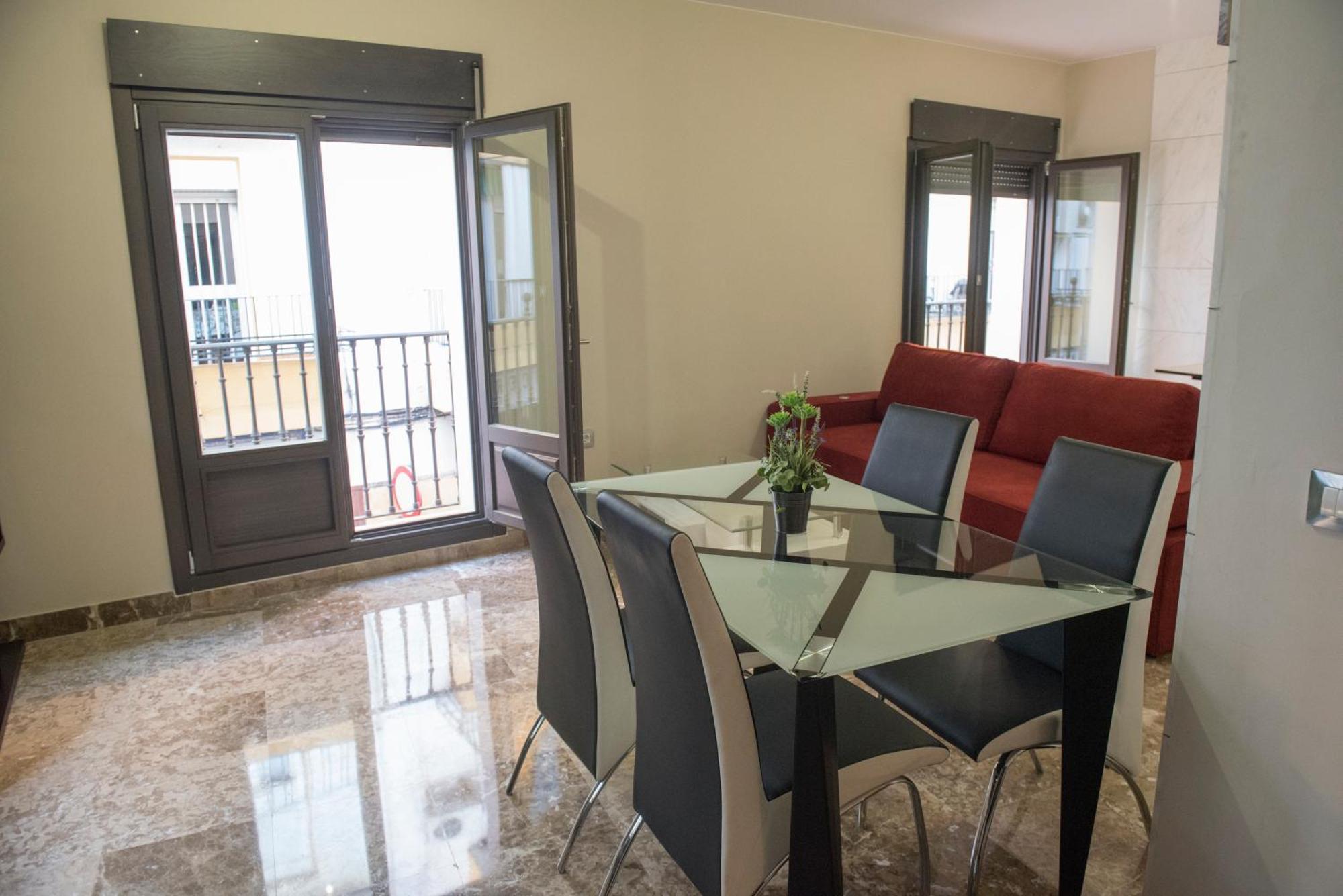 Apartamentos Luxury Puente De Triana Севиля Екстериор снимка