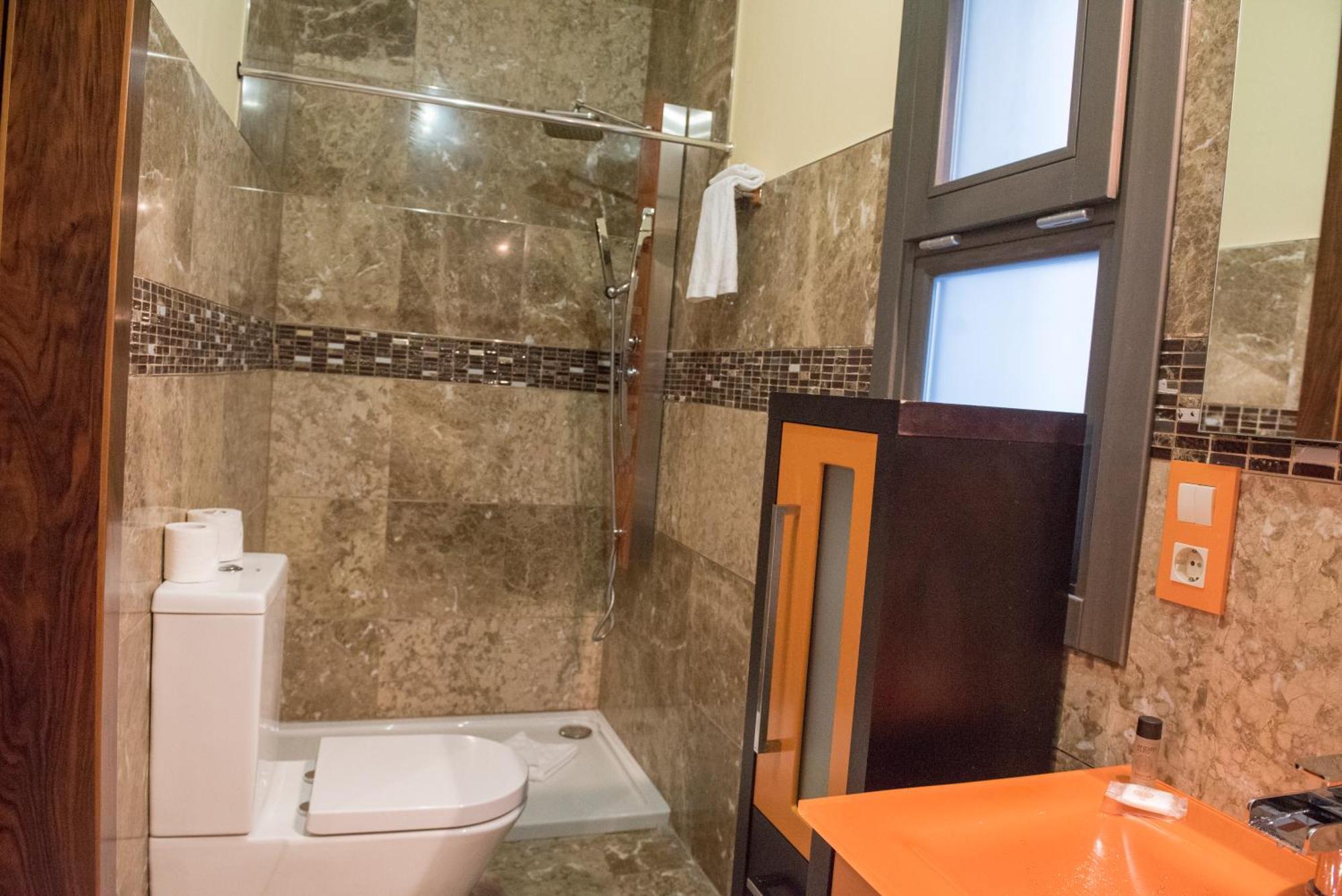Apartamentos Luxury Puente De Triana Севиля Екстериор снимка