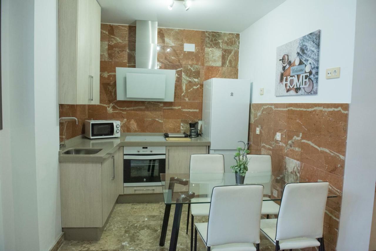 Apartamentos Luxury Puente De Triana Севиля Екстериор снимка