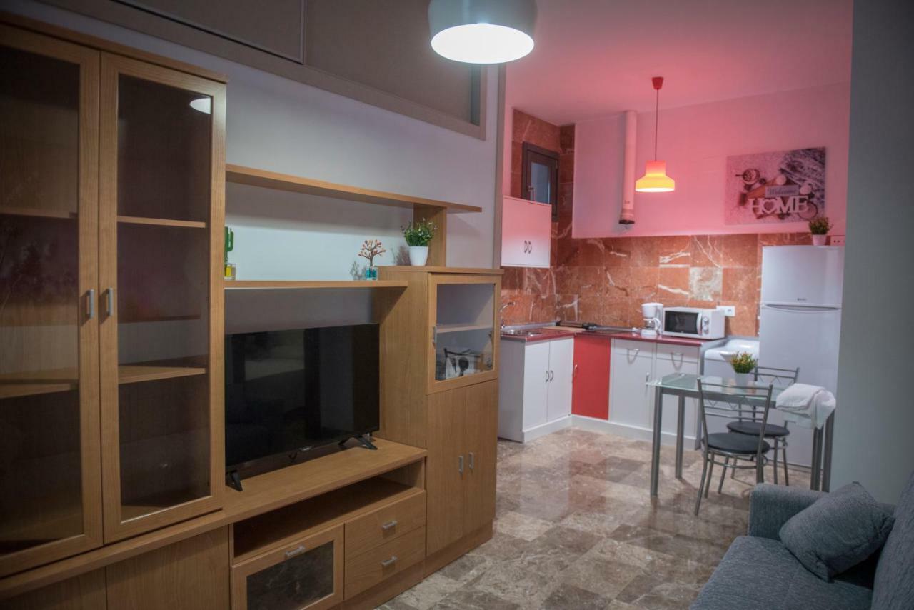 Apartamentos Luxury Puente De Triana Севиля Екстериор снимка