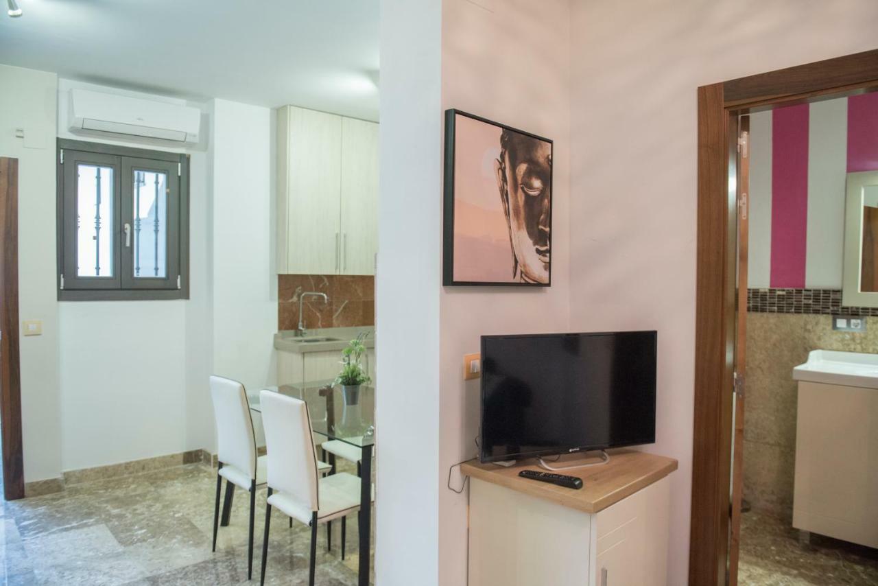 Apartamentos Luxury Puente De Triana Севиля Екстериор снимка